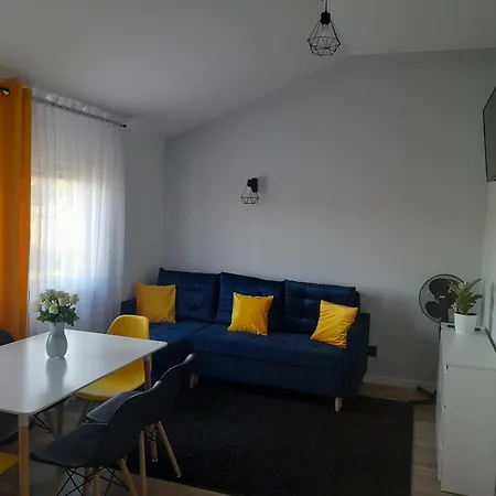 Nad Jeziorem Glebokim Appartement Faszcze